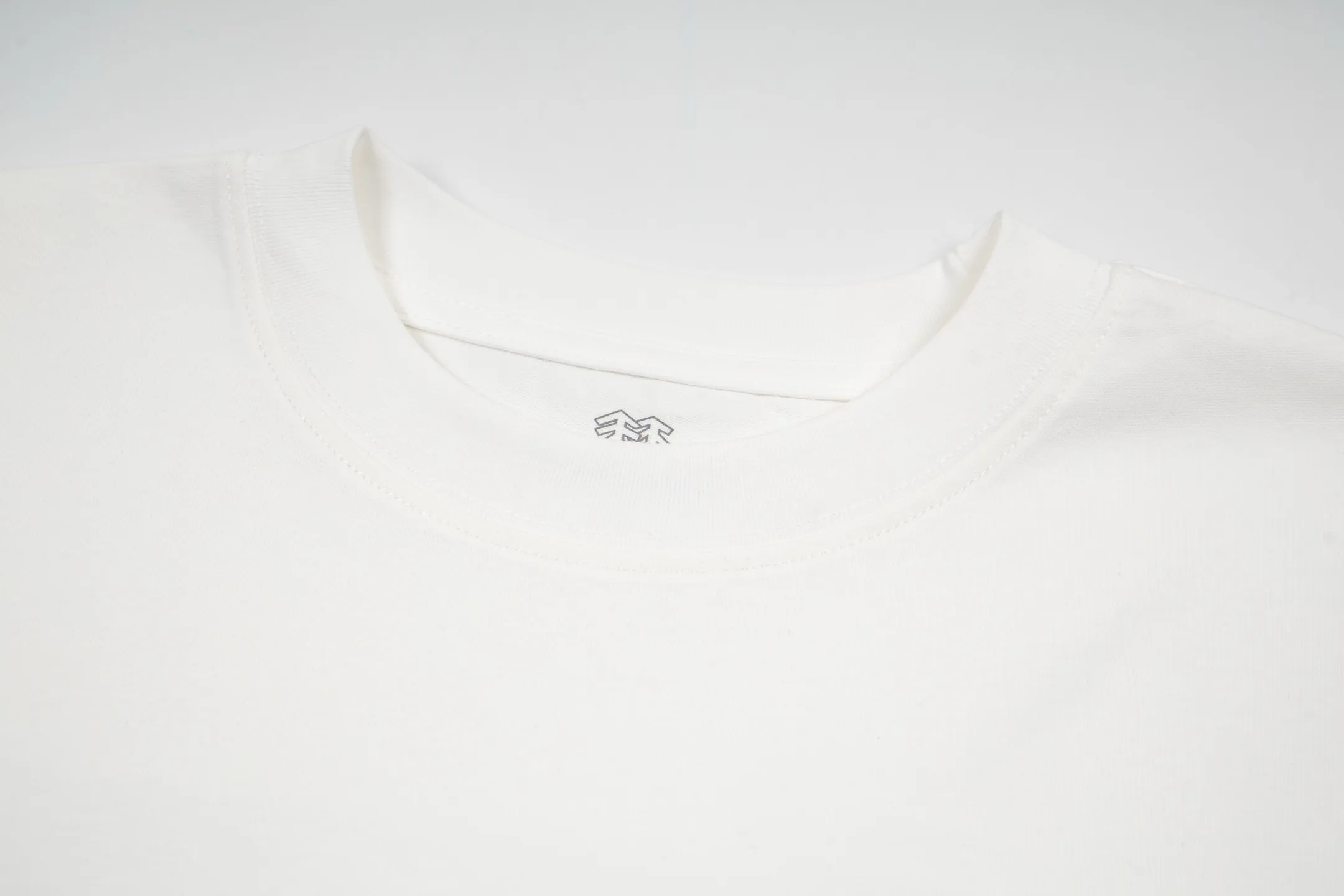 Cormac Series Logo LS T Same Style ✅ Size：XS S M L Black White